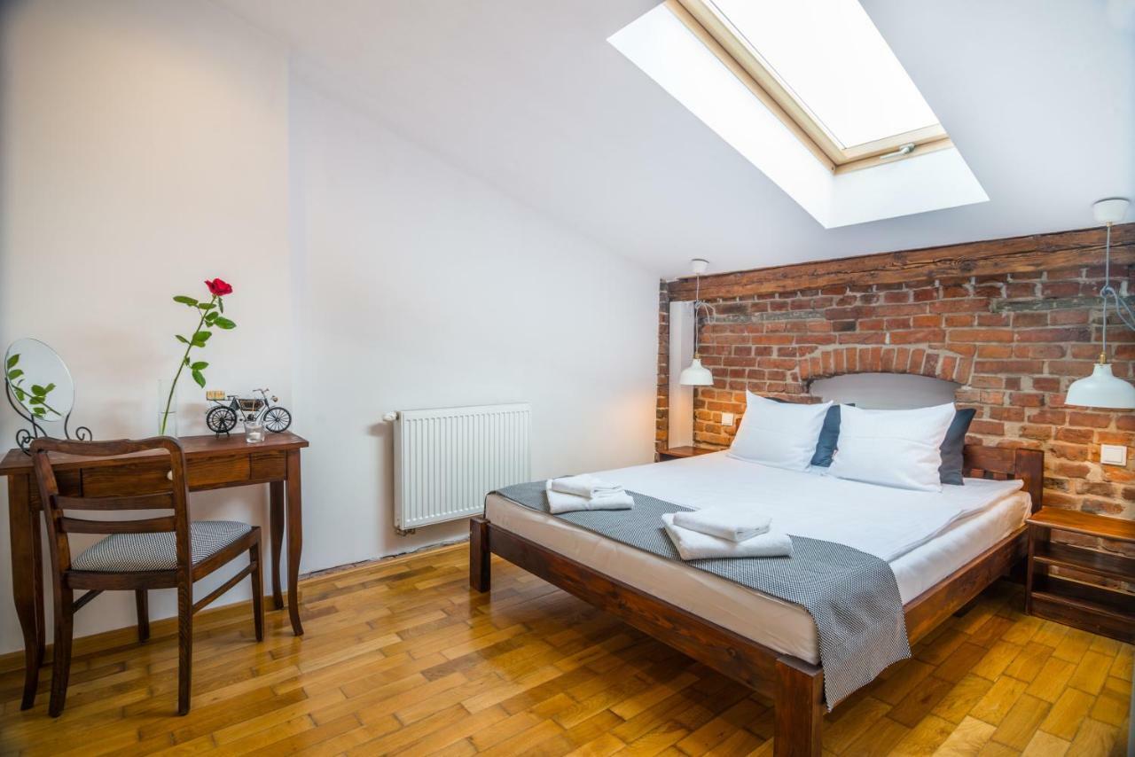 Designer In The Heart Of 4th Floor No Lift Apartment *