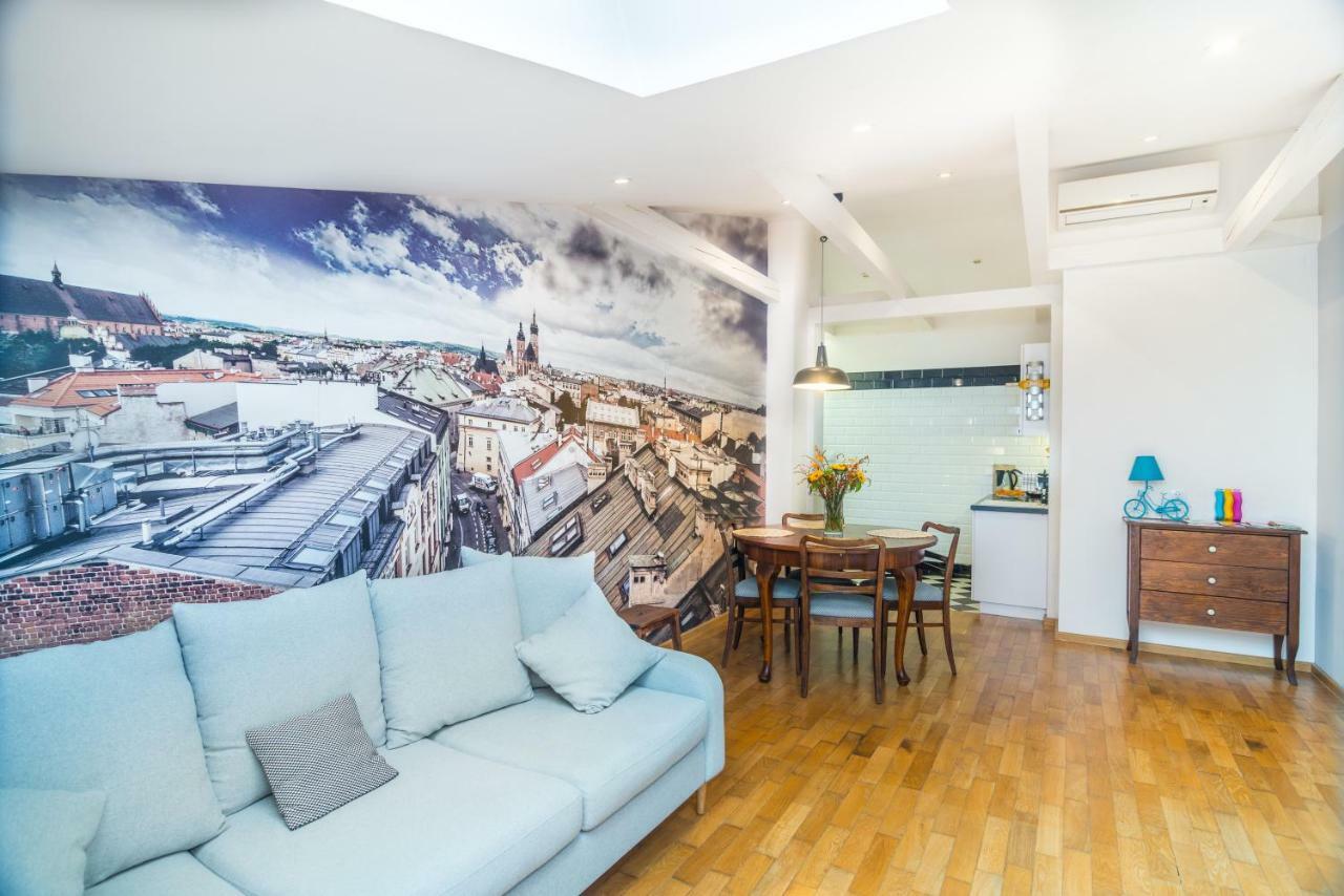 Designer In The Heart Of 4th Floor No Lift Apartment *