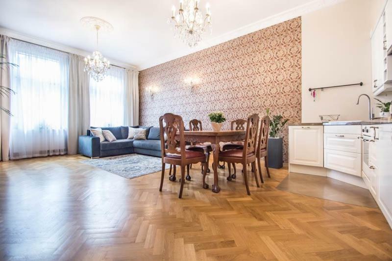 W Centrum Krakowa Krakowska 10 *