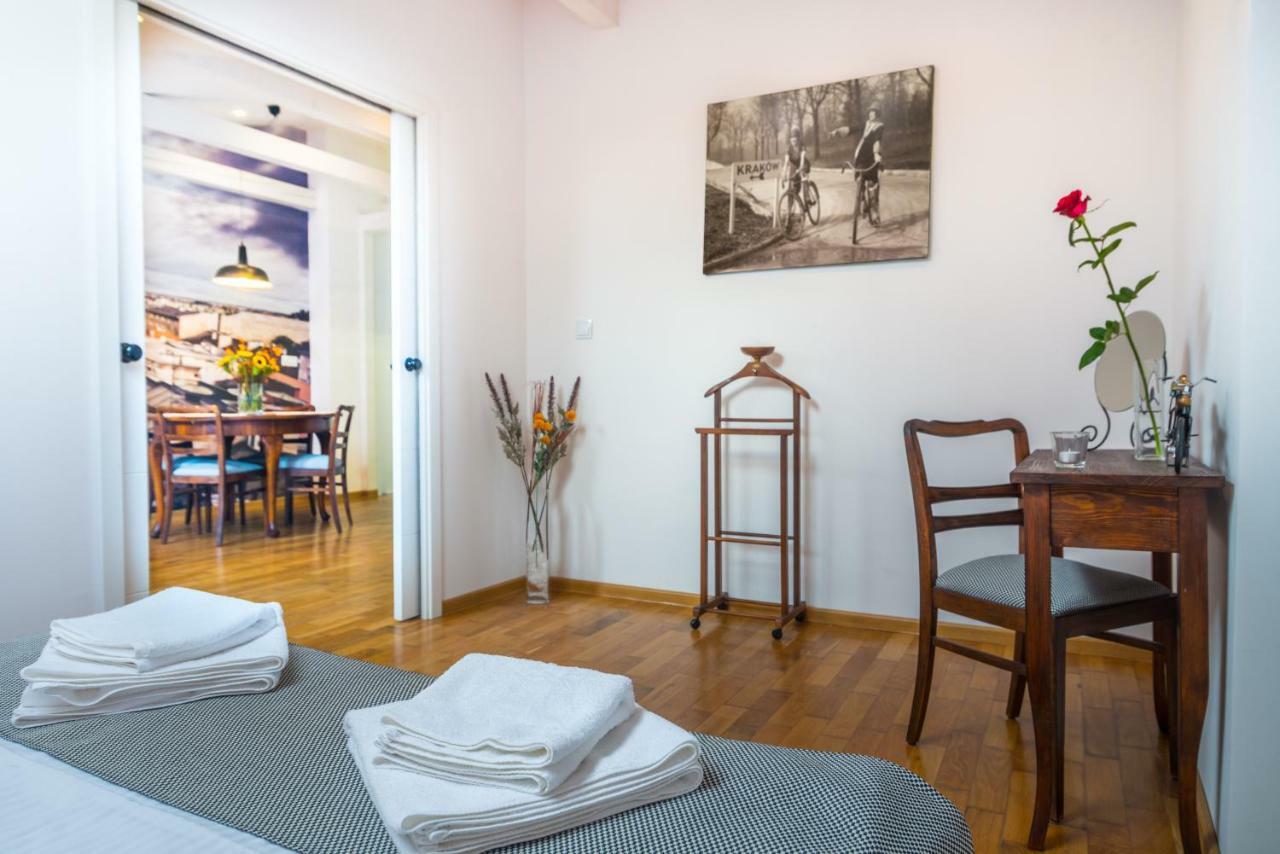 Designer In The Heart Of 4th Floor No Lift Apartment