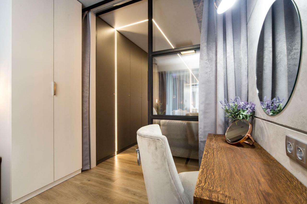 Jacuzzi Apartment