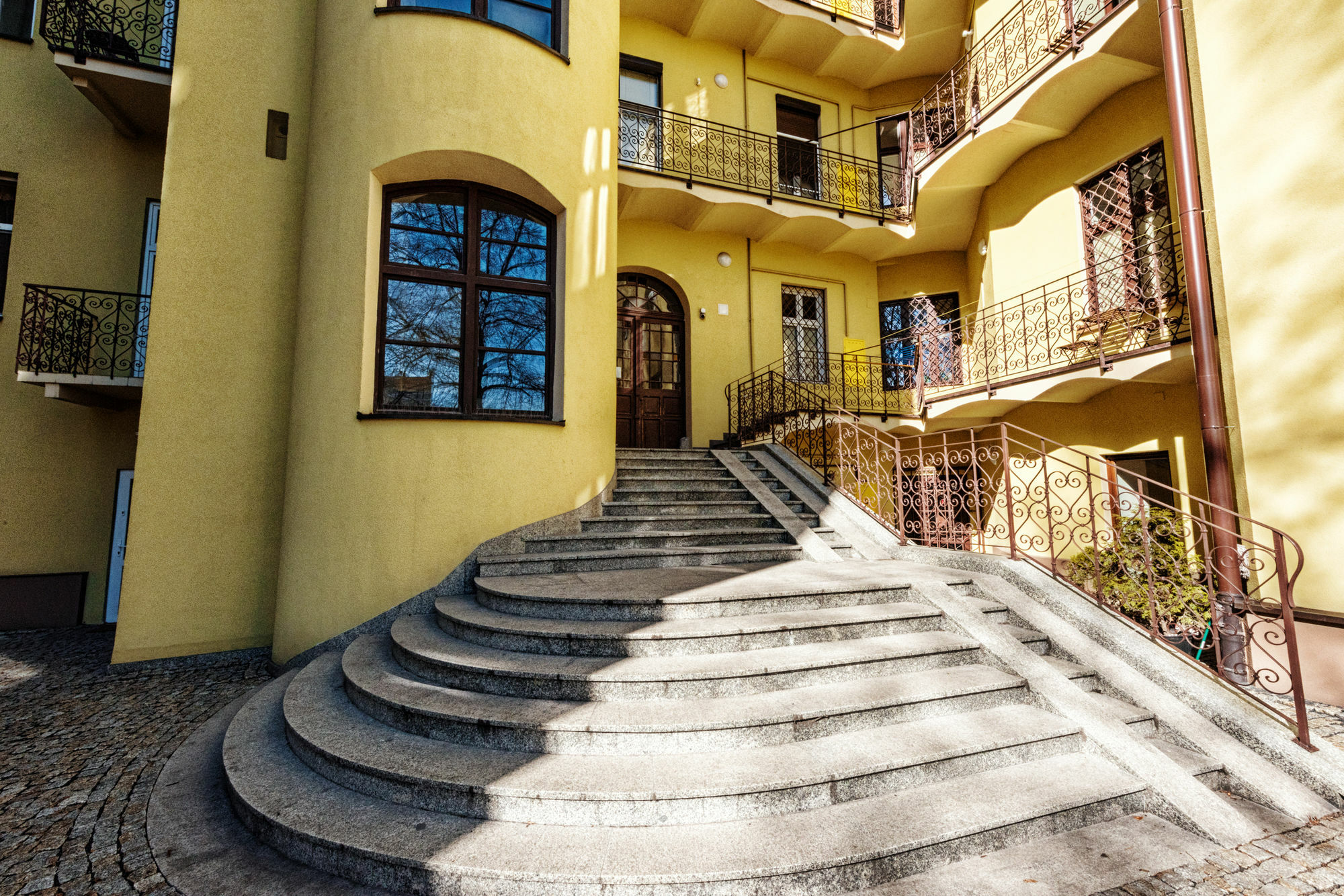 Magic Apartment *