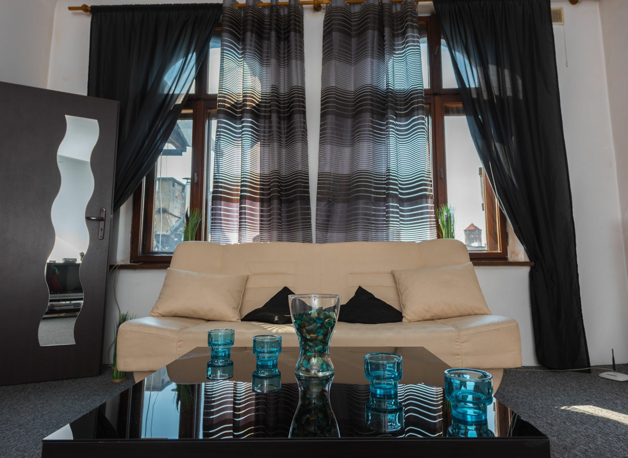 Magic Apartment *