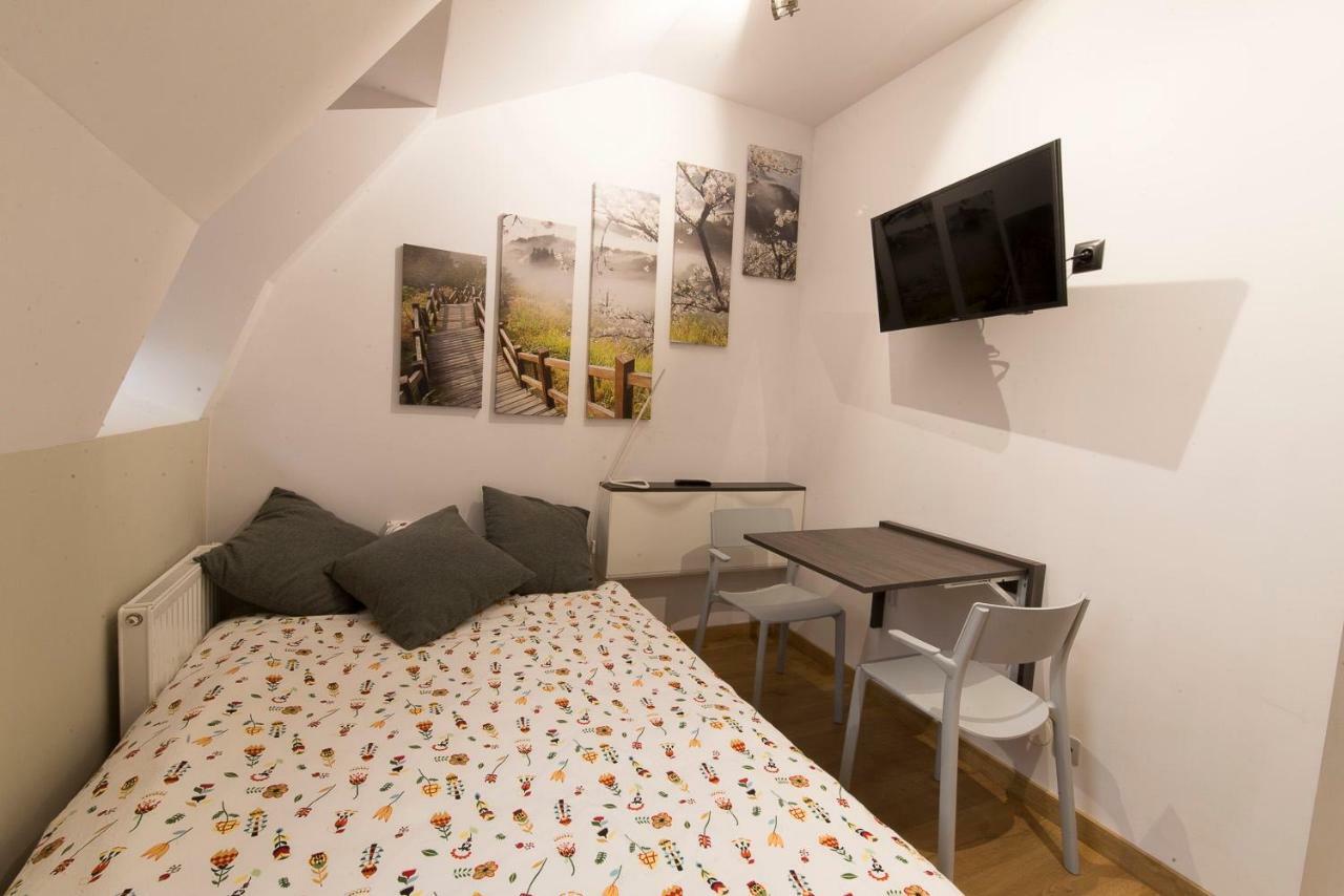 Apartment By The Roof *