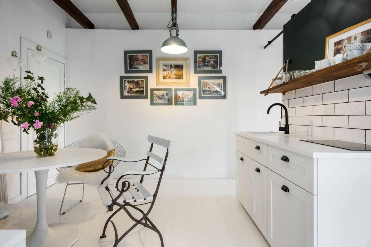 Apartament Z Widokiem Na Klasztor Homestay