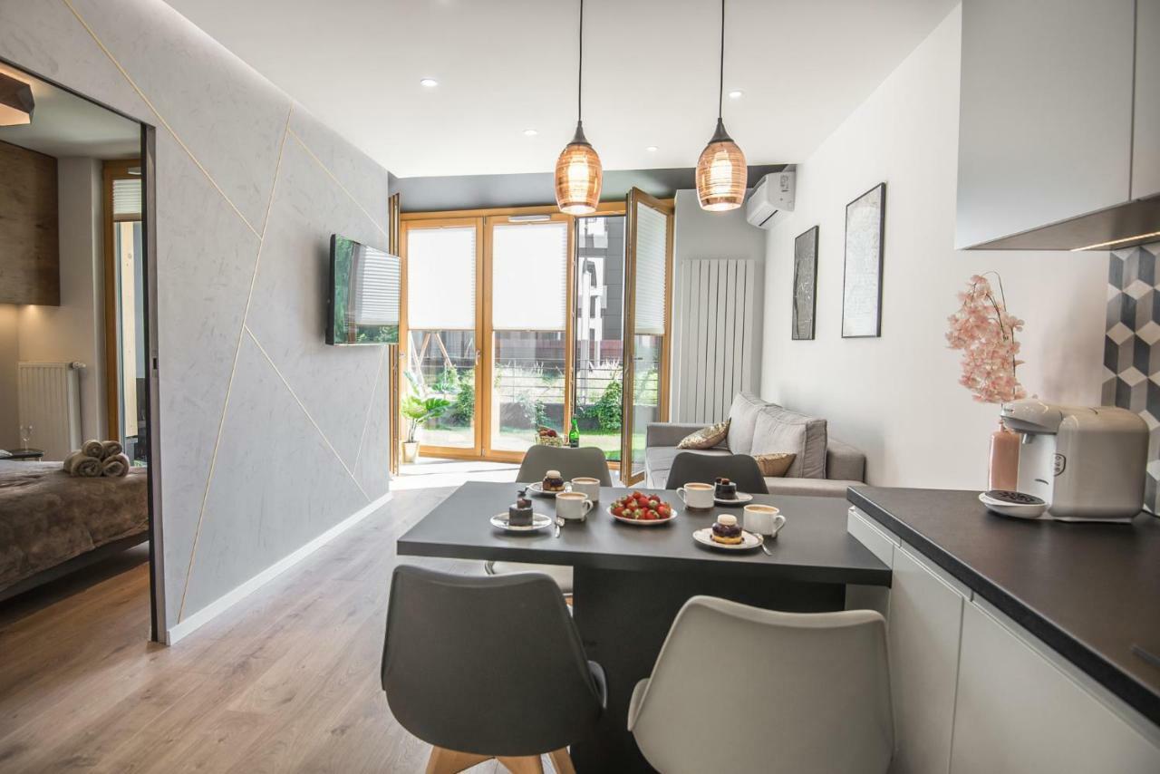 Apartment Boulevard *