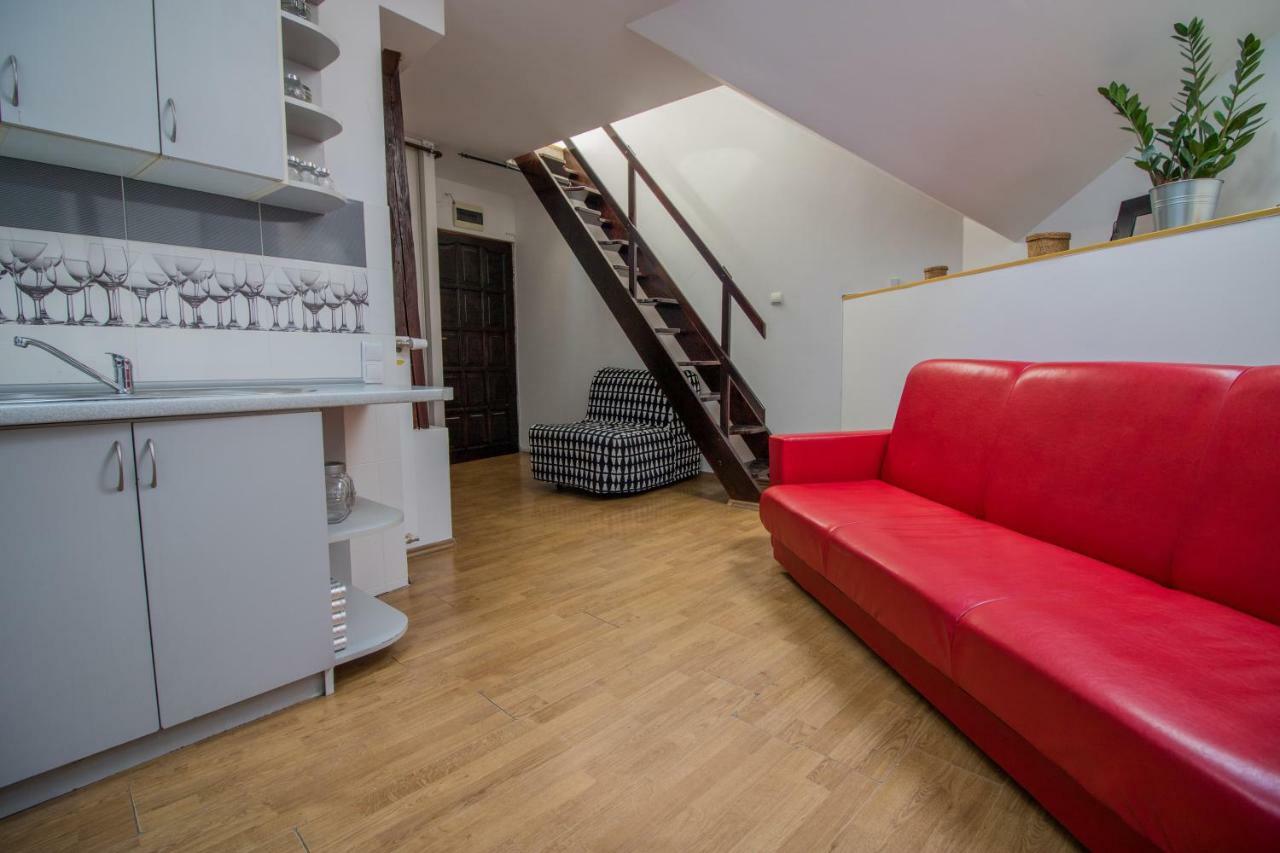 Golden Apartments&a4 *