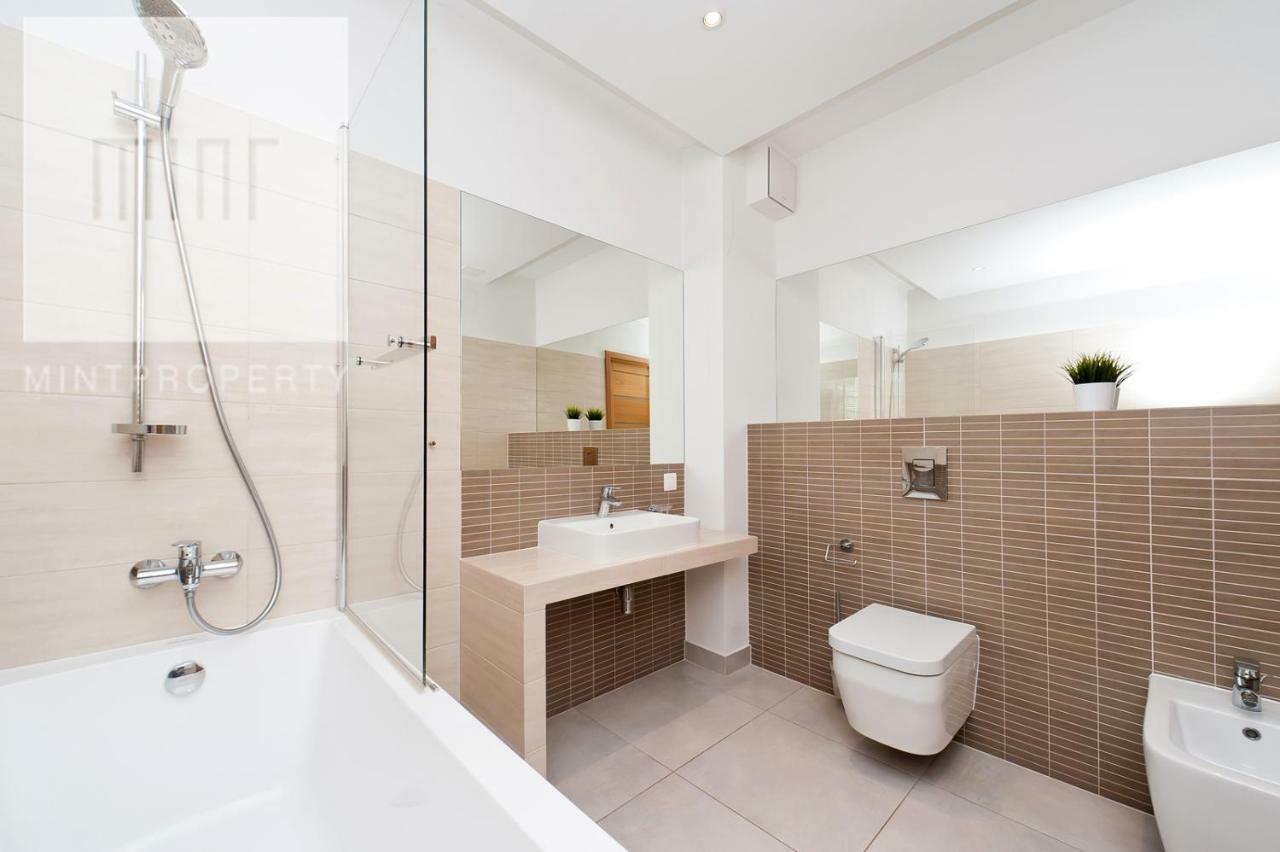 Charming And Bright- Golden Apartments- Old Town *