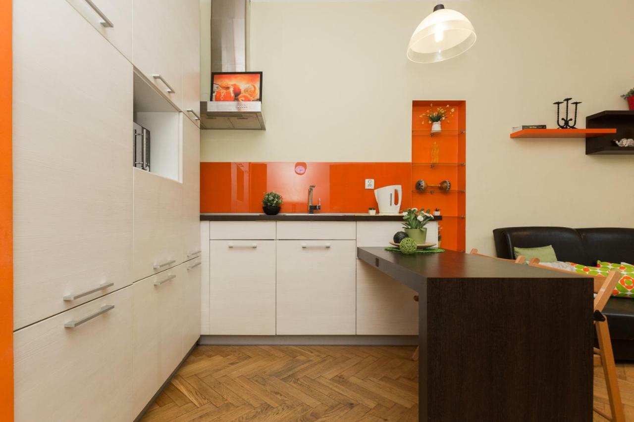 Bright And Charming- Golden Apartments&D8B