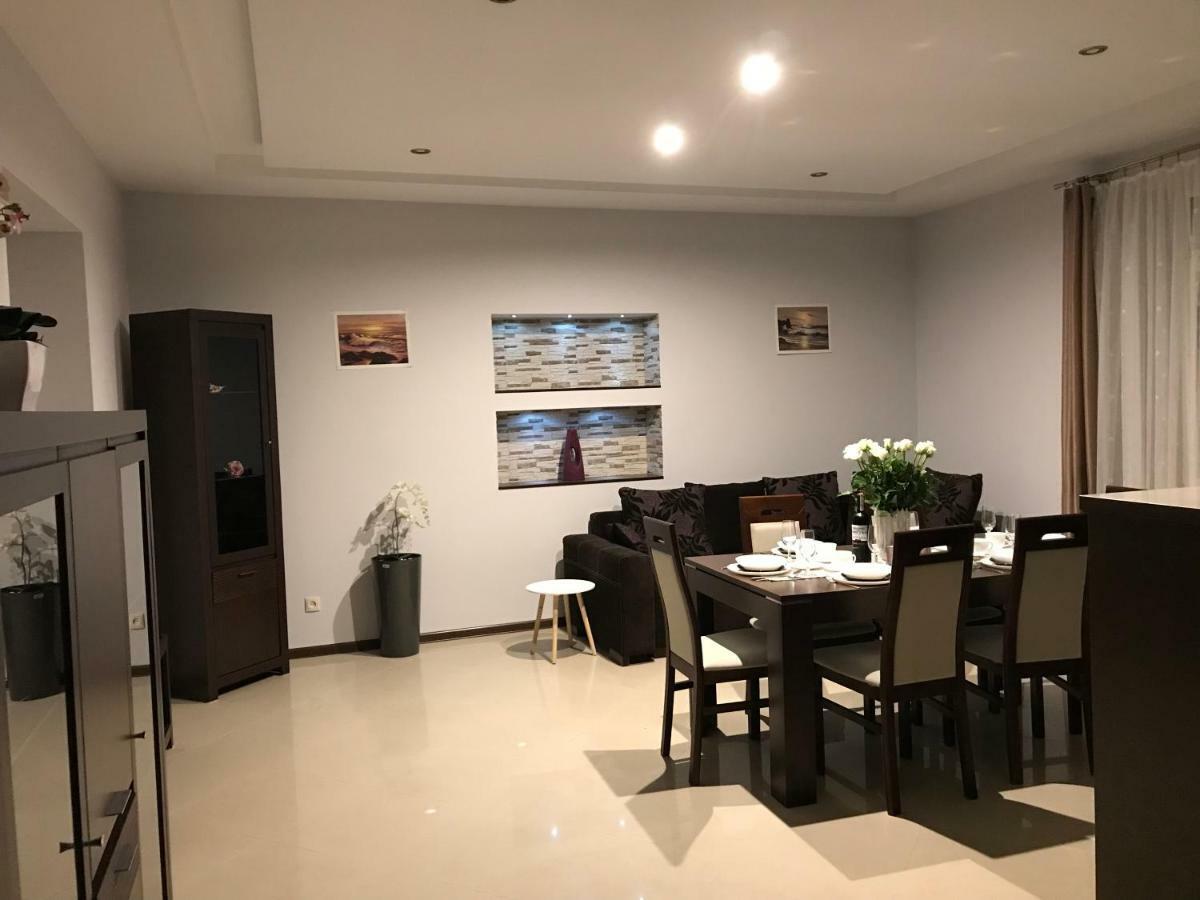 Family Apartment *