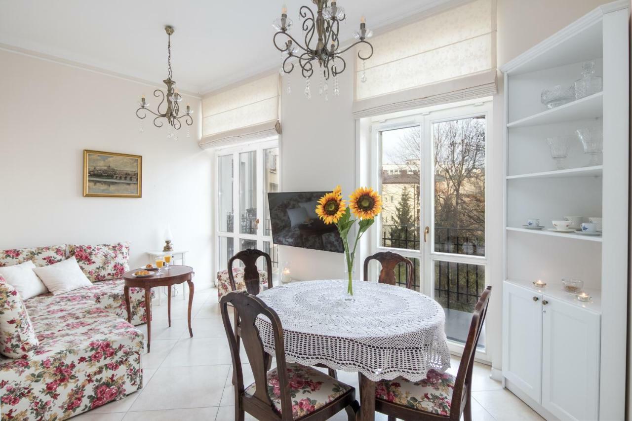 Cheerful Air Conditioned With Mezzanine And Parking - Old Town *