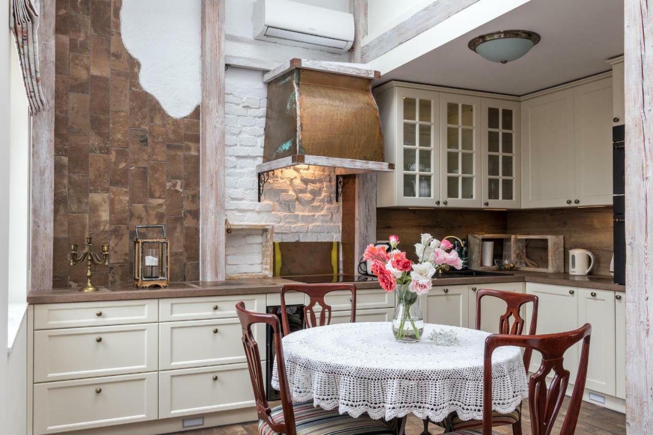 Cheerful Air Conditioned With Mezzanine And Parking - Old Town *