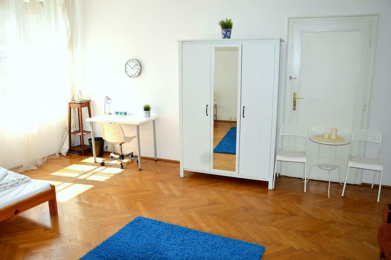 Retro Apartmentments Lobzowska Street Apartamento Cracóvia