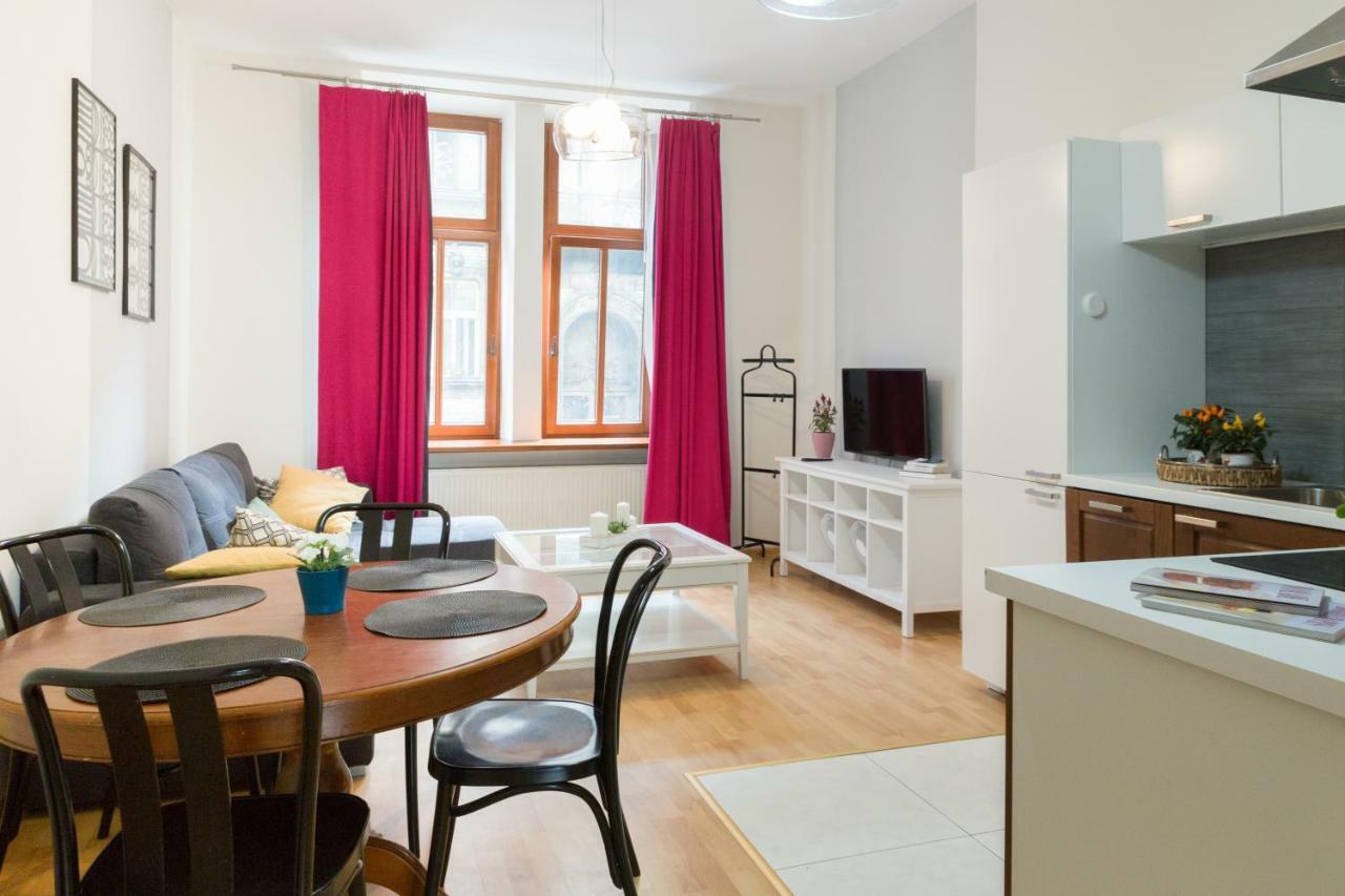 Wonderful Wrzesinska Street Apartment Krakow