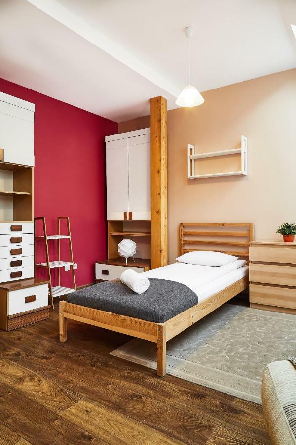 Filipa Street Apartament *