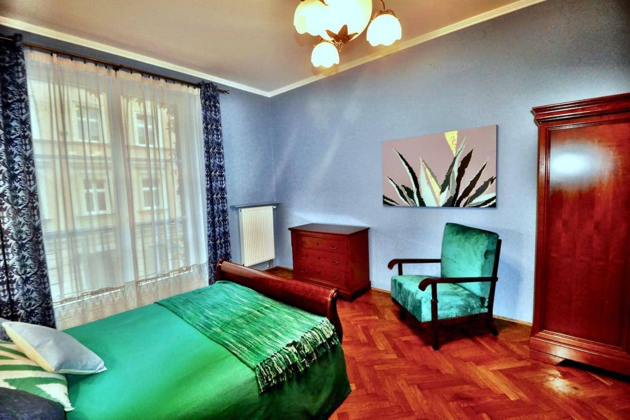 Fine Art Luxury In The Old Town Absolute Center Apartment *