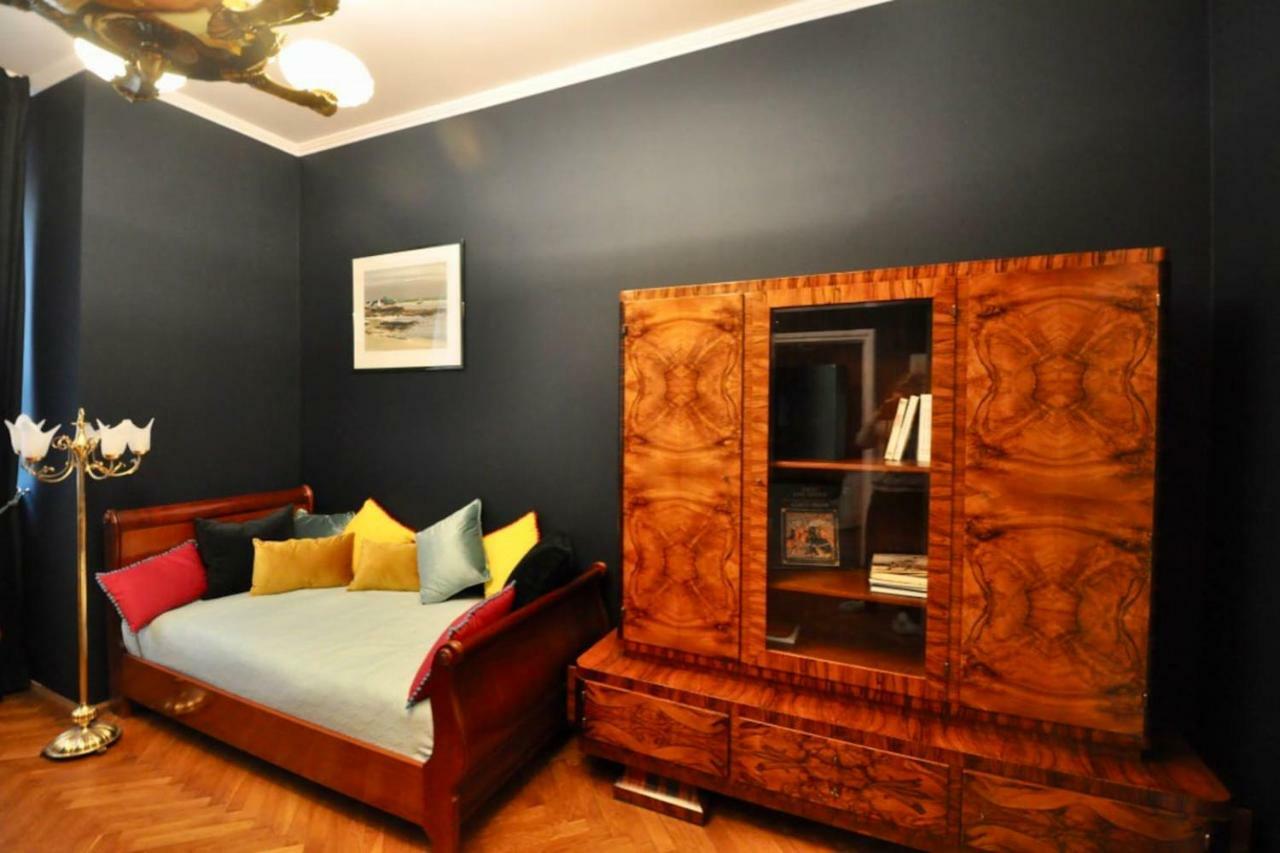 Fine Art Luxury In The Old Town Absolute Center Apartment Krakow