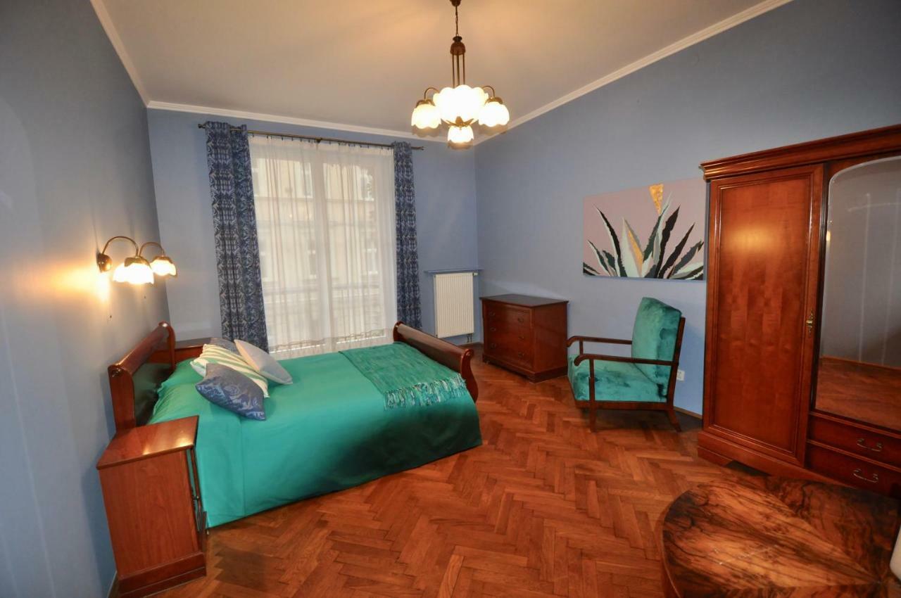 Fine Art Luxury In The Old Town Absolute Center