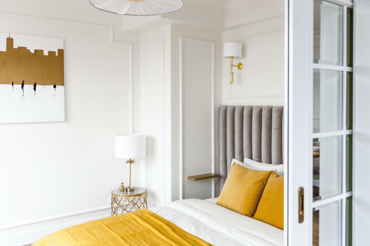 Golden Place 2 *