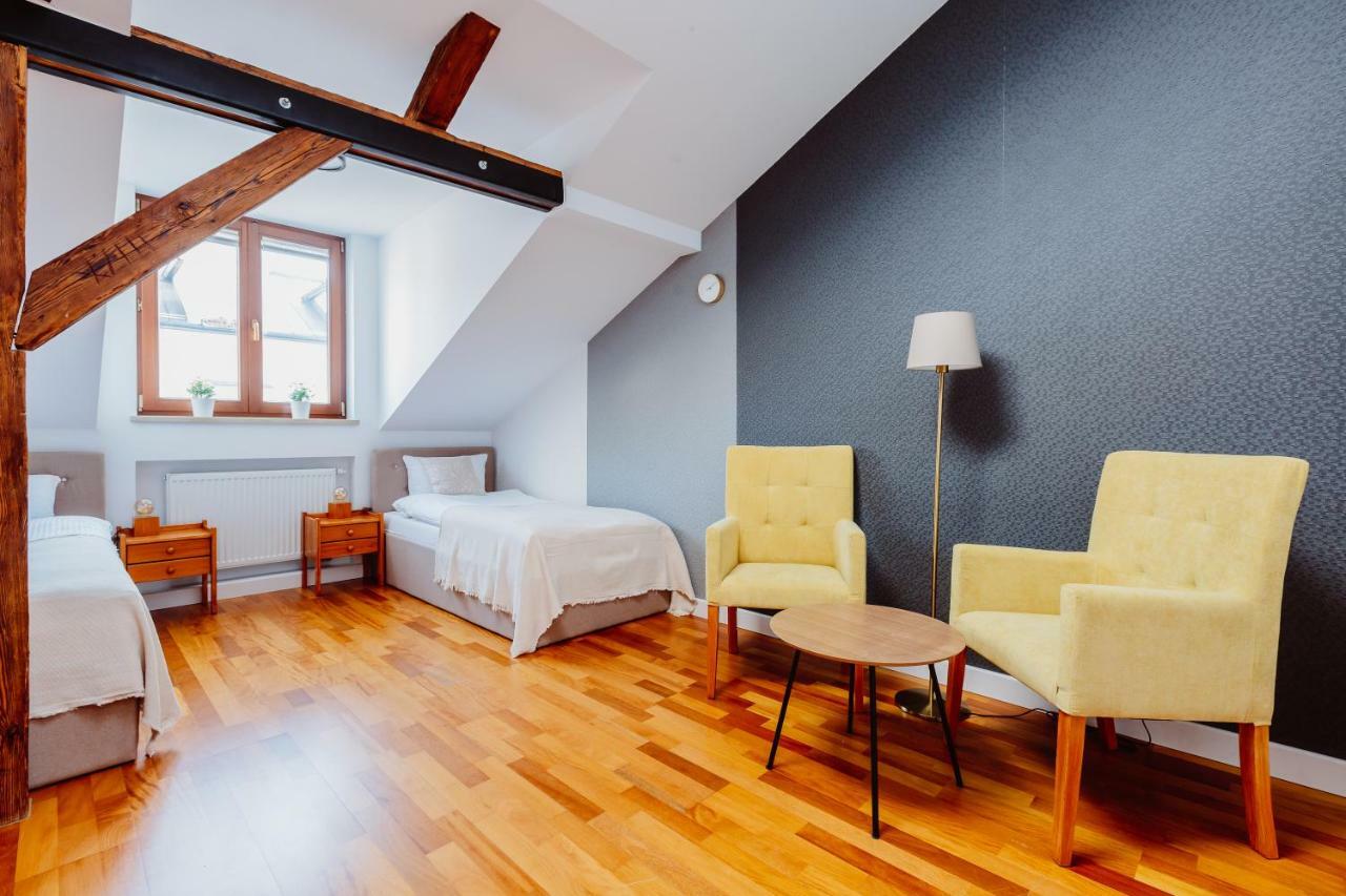 Atticus Apartment *