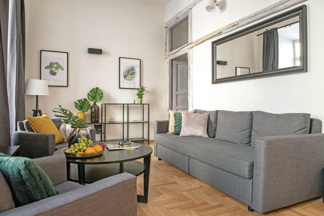 3d Florianska 15 *