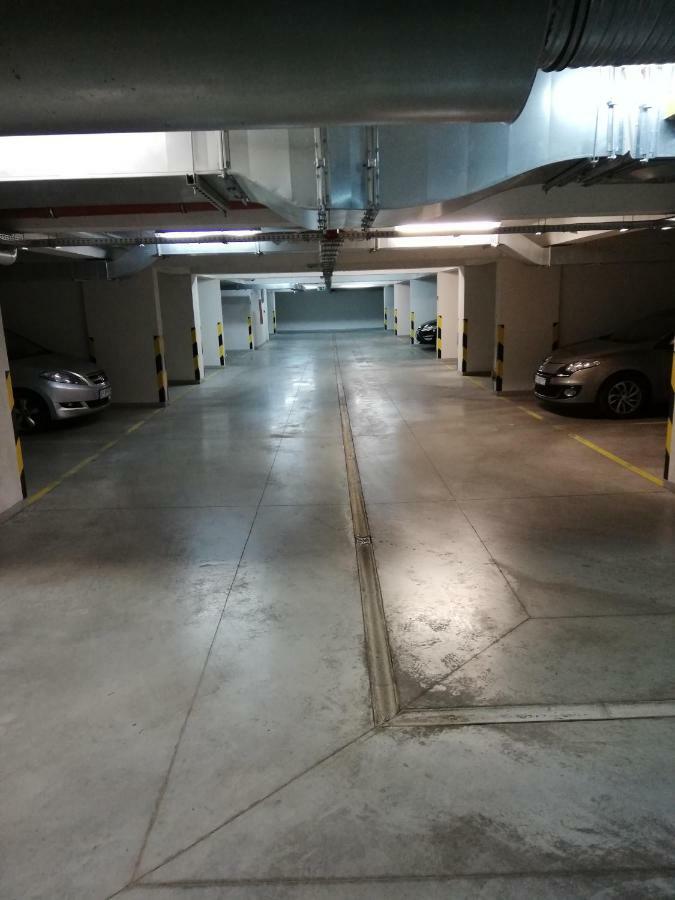 The Heart Of Nowa Huta - Free Garage *