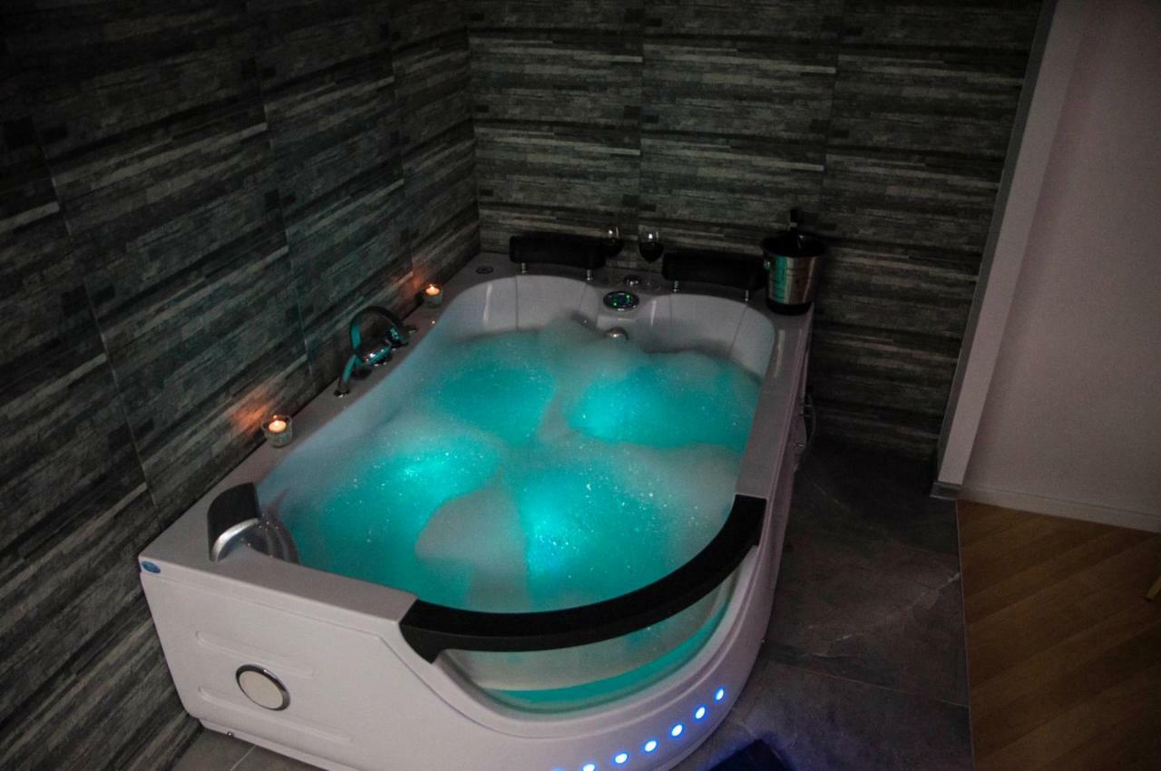 Cracow Jacuzzi - Silver *
