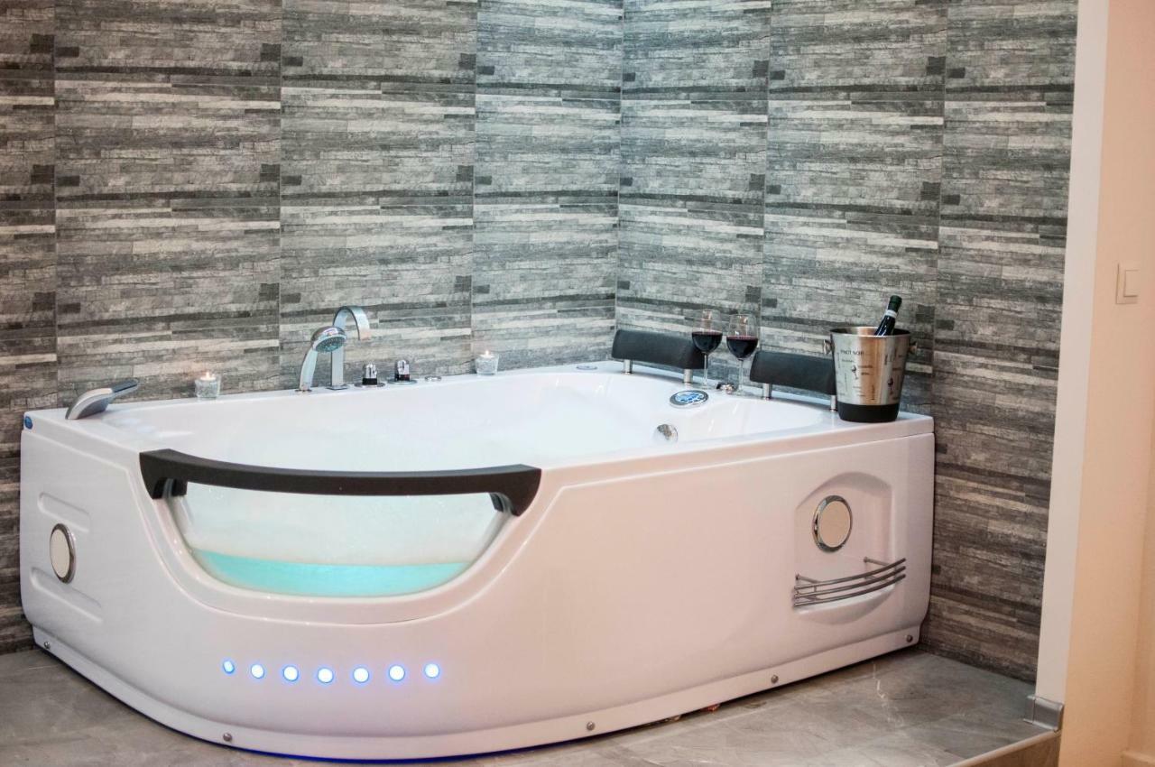 Cracow Jacuzzi - Silver Apartament *