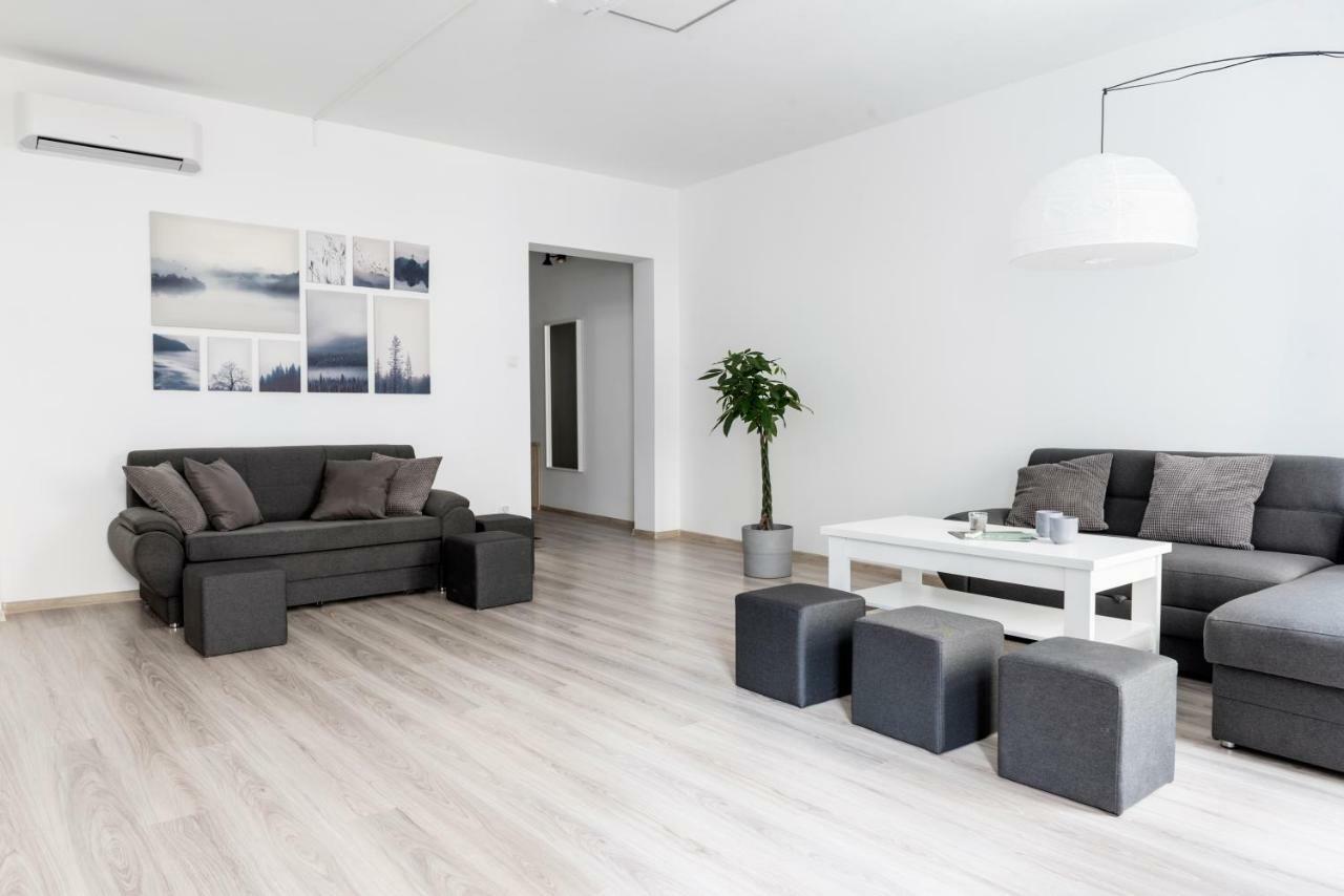 Tomasza 20 140m2 Apartment
