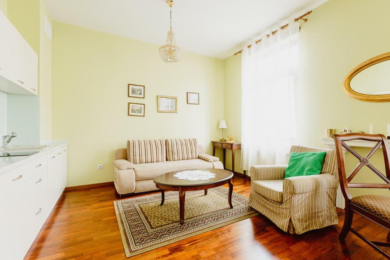 100% Cracovian Traditional Apartment *