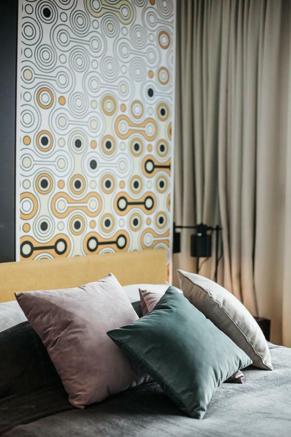 Diamond - Luxurious - A/c