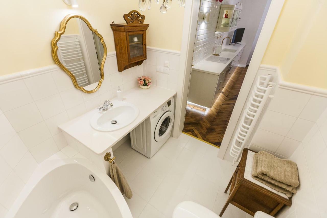 Apartment Luxury Pod Zyrandolem