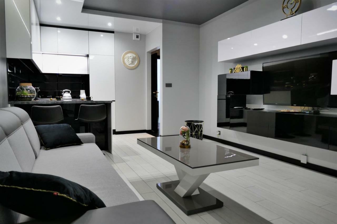 Lema Versace Apartment *