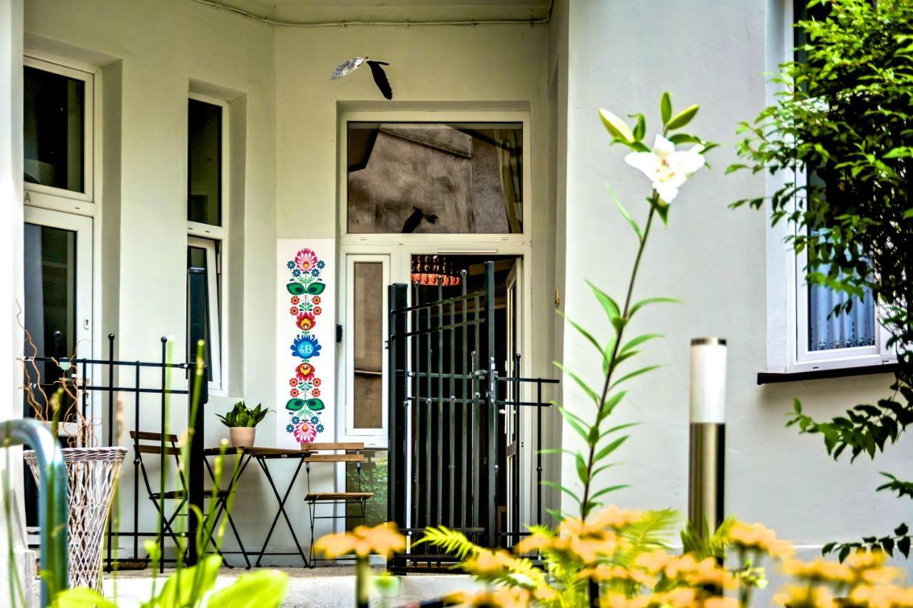 Z Ogrodem Przy Starej Zajezdni Apartment *