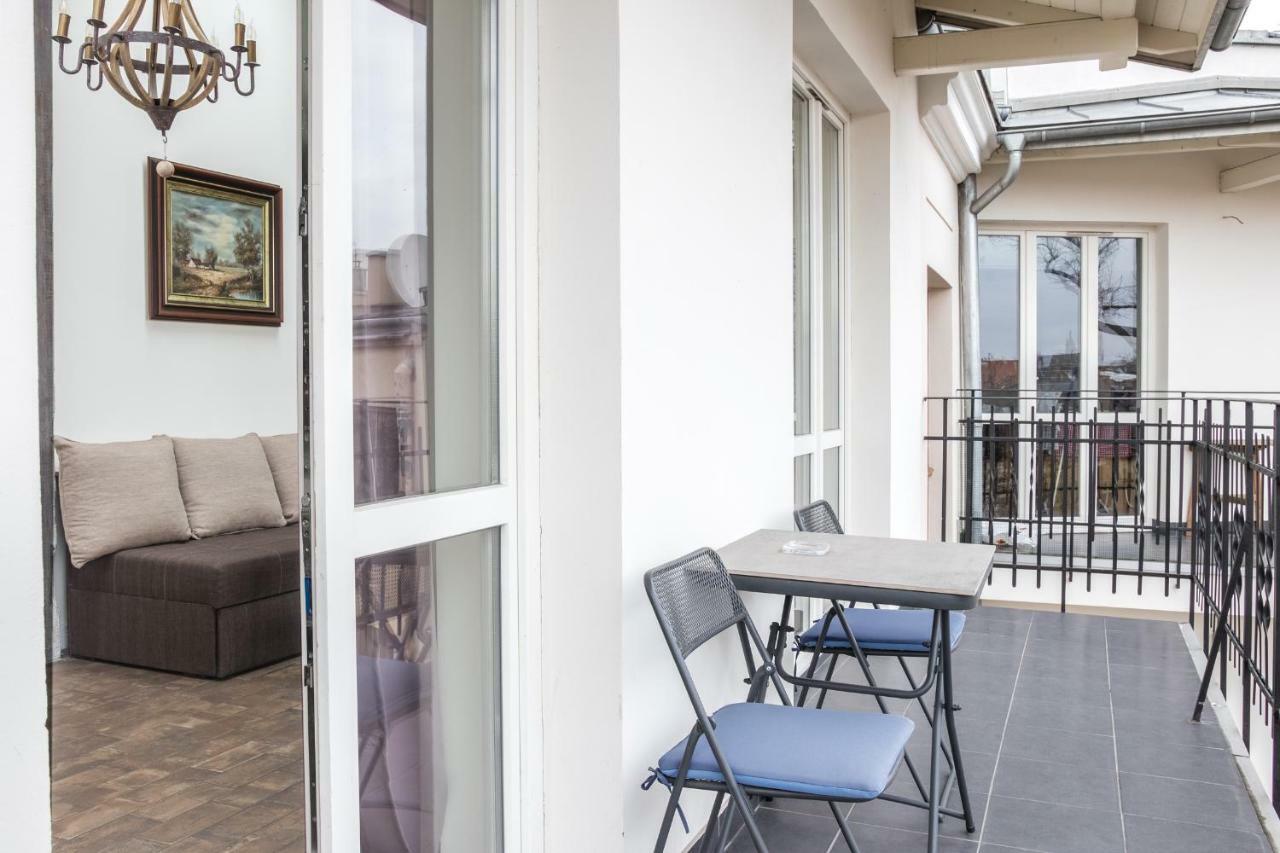 Apartment Cheerful Air Conditioned With Mezzanine And Parking - Old Town