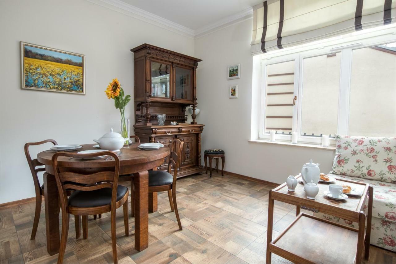 Cheerful Air Conditioned With Mezzanine And Parking - Old Town *