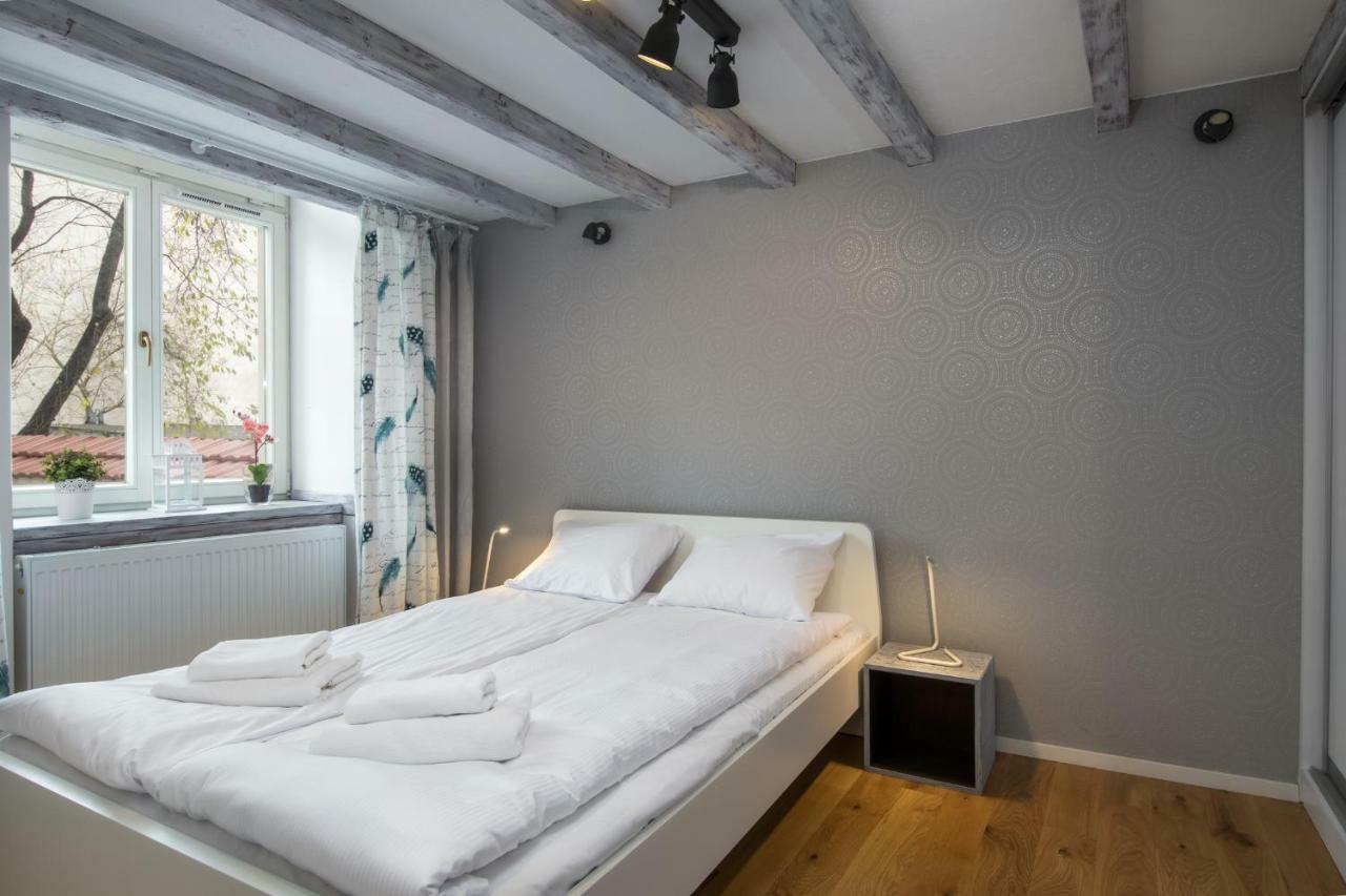 Apartment Cheerful Air Conditioned With Mezzanine And Parking - Old Town