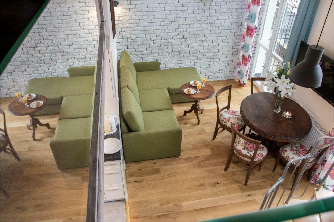 Cheerful Air Conditioned With Mezzanine And Parking - Old Town Apartment