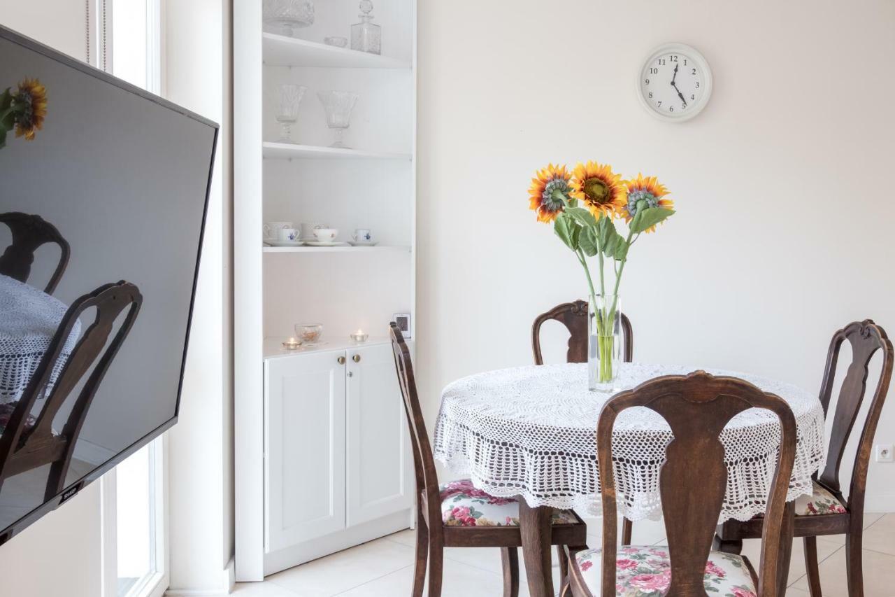 Cheerful Air Conditioned With Mezzanine And Parking - Old Town *