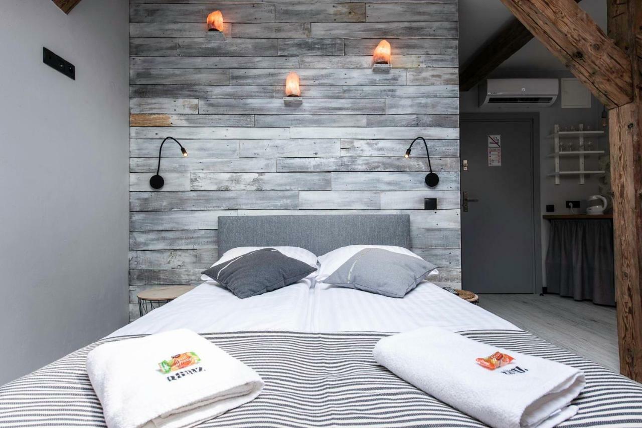 Ruumz Bed & Rest *