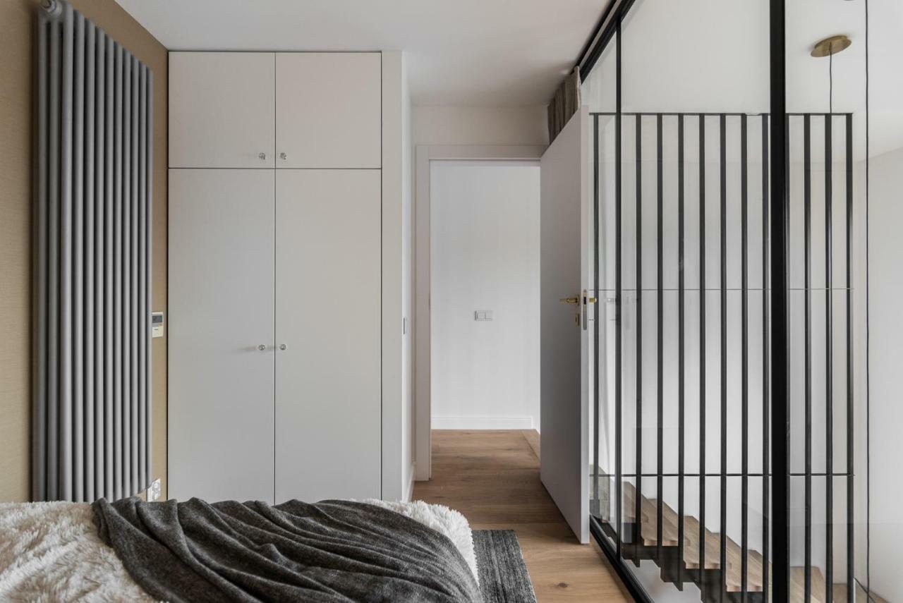 Panoramic Penthouse By Max Krakow