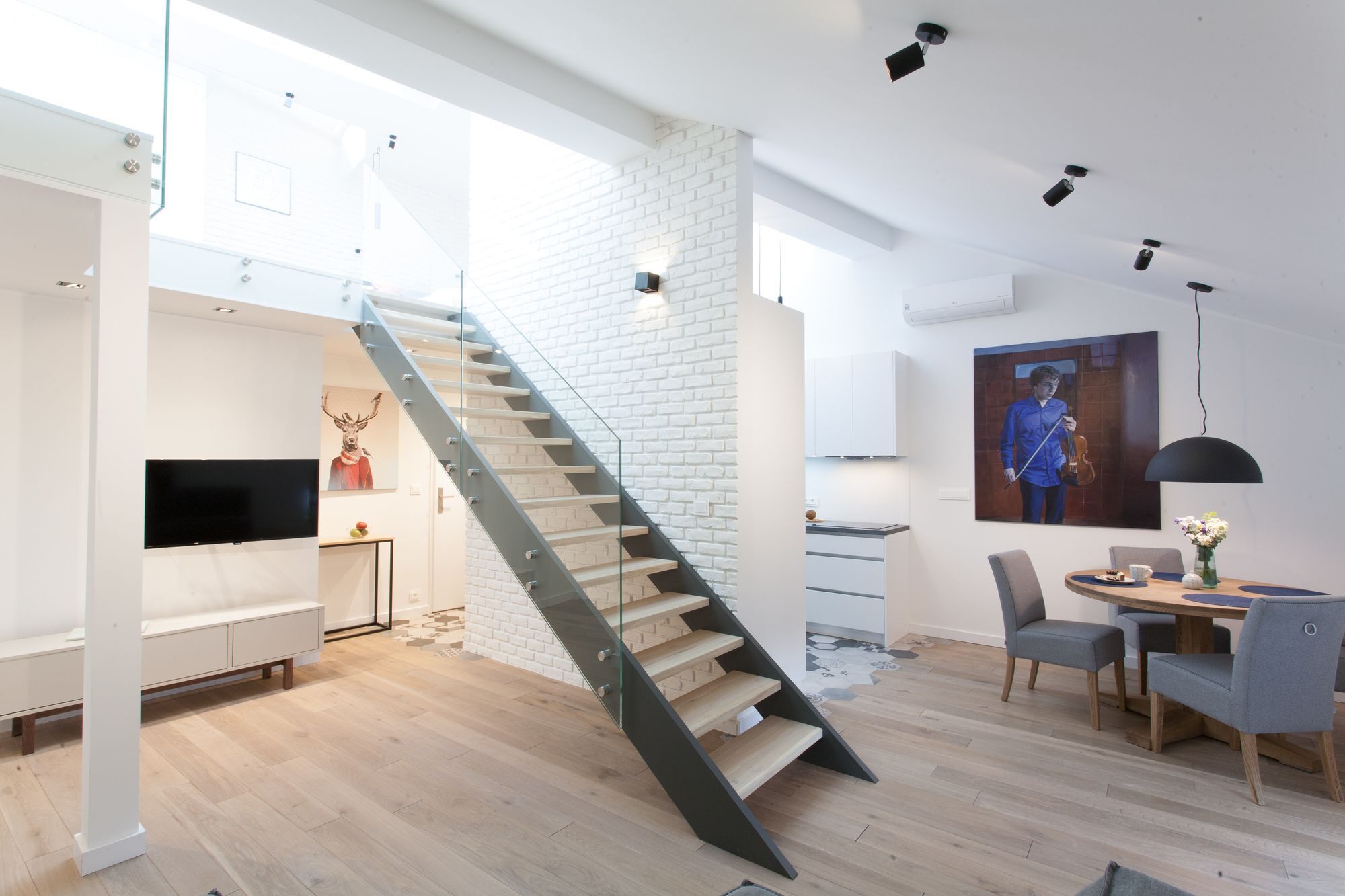 Mint Luxury At The Main Square Apartment *