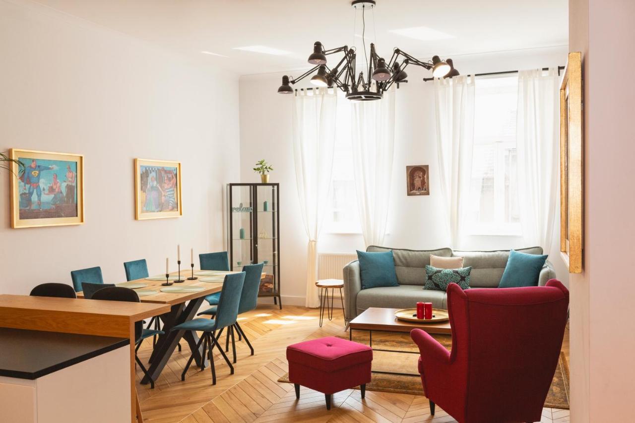Tcf - Big With Free Garage Apartment *