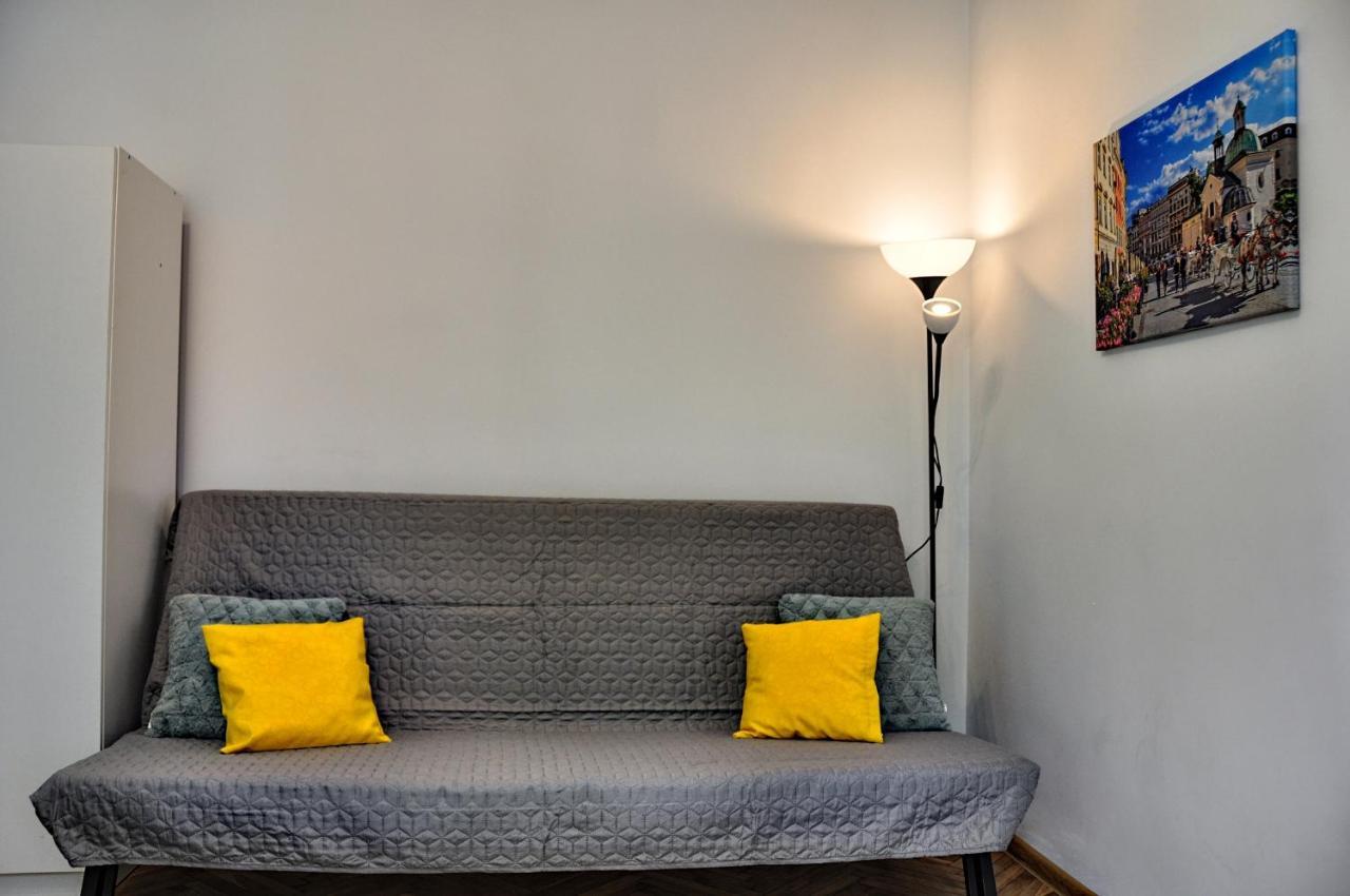 Second / Wiślna 4 *