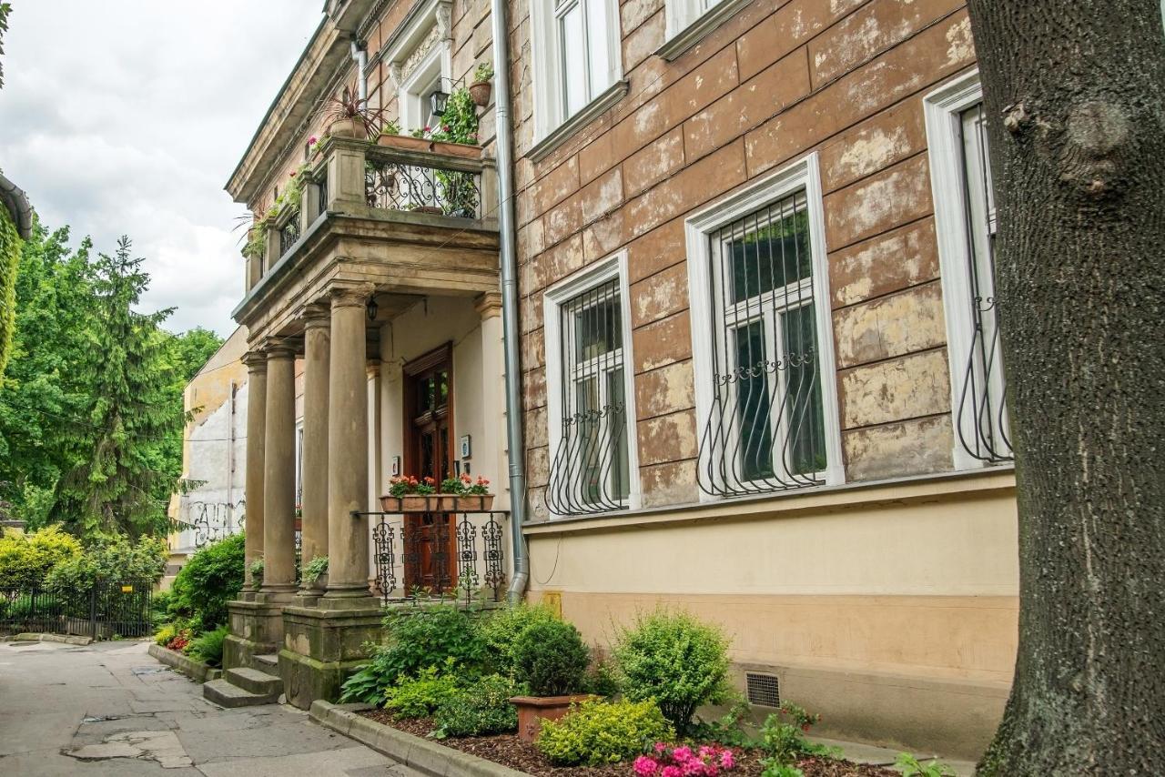 Red Kurka Apartment