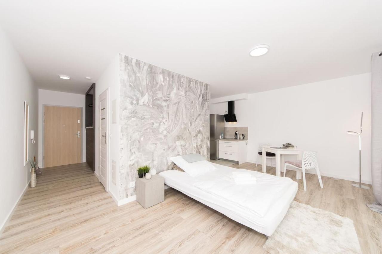 Cosy Studio With Private Garage P4you Pl *