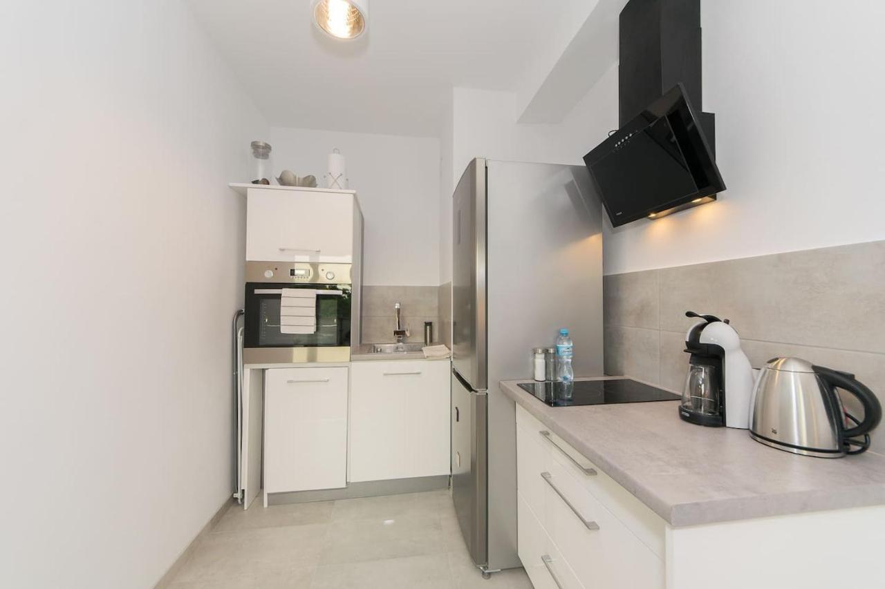 Cosy Studio With Private Garage P4you Pl Apartment *