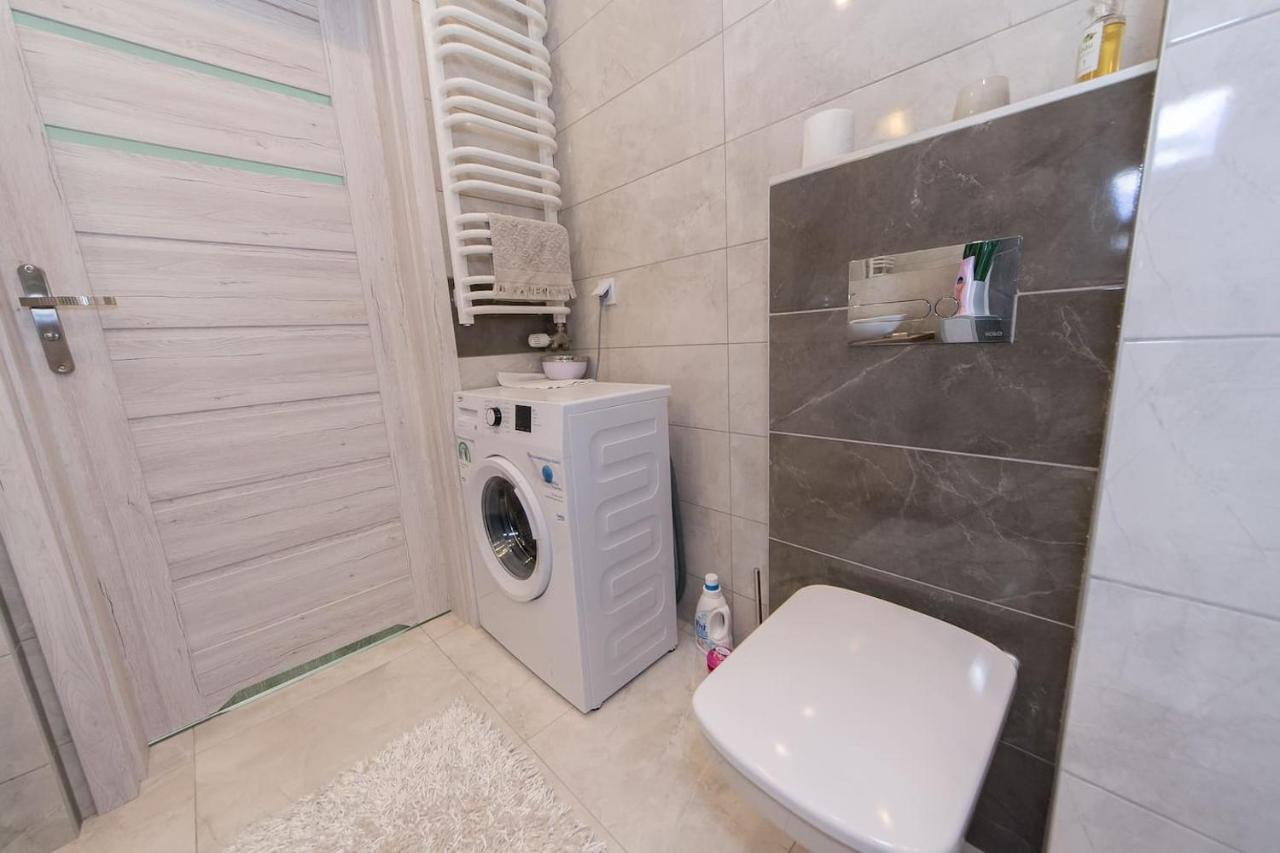 Cosy Studio With Private Garage P4you Pl *