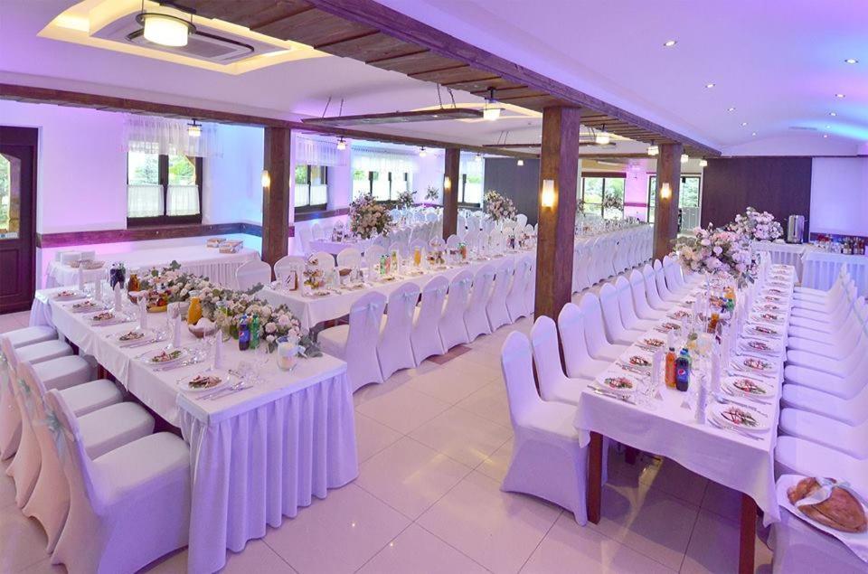 Hotel Tyniecki 3*