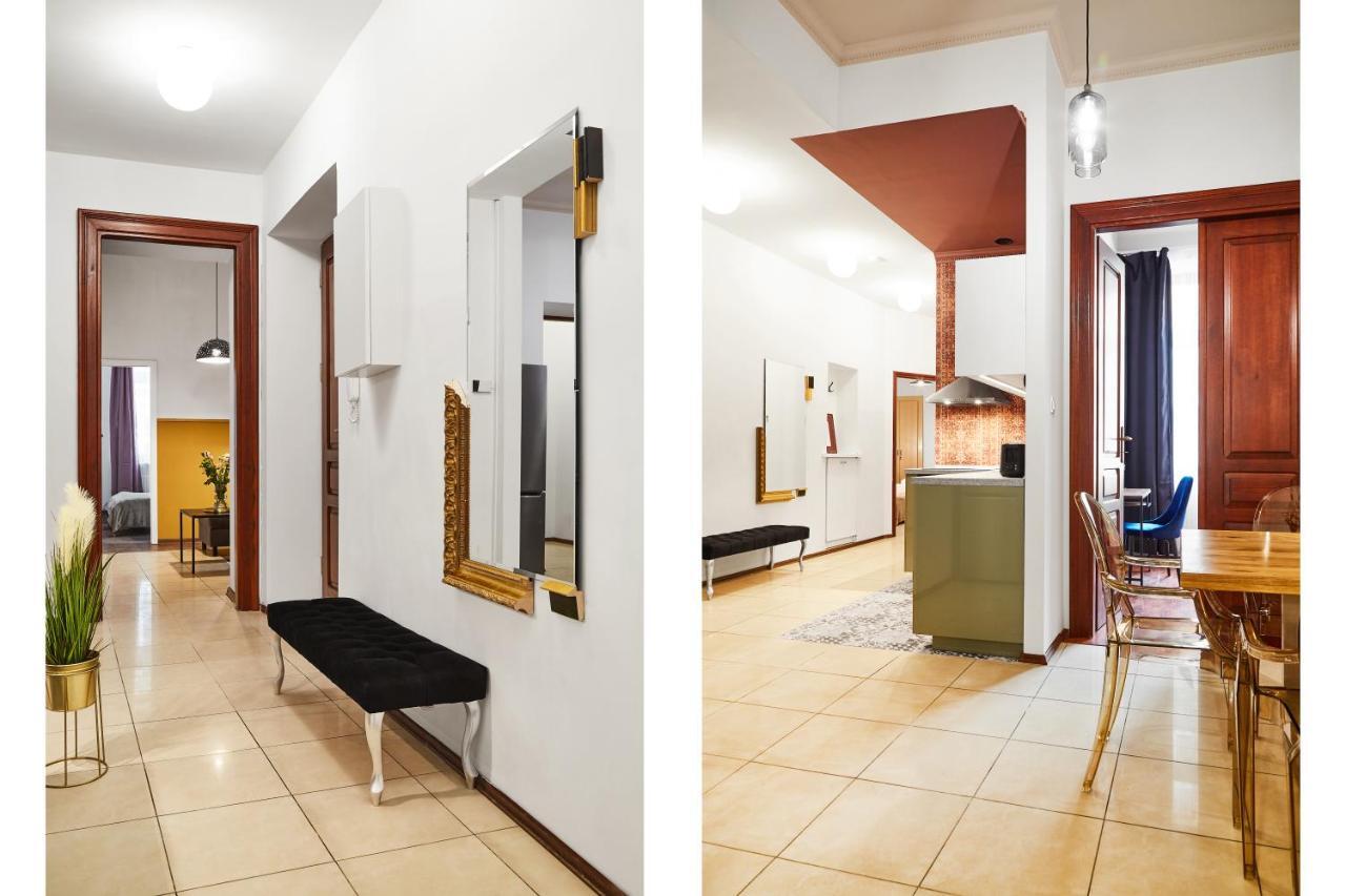 Patterned Zyblikiewicza Street Apartment